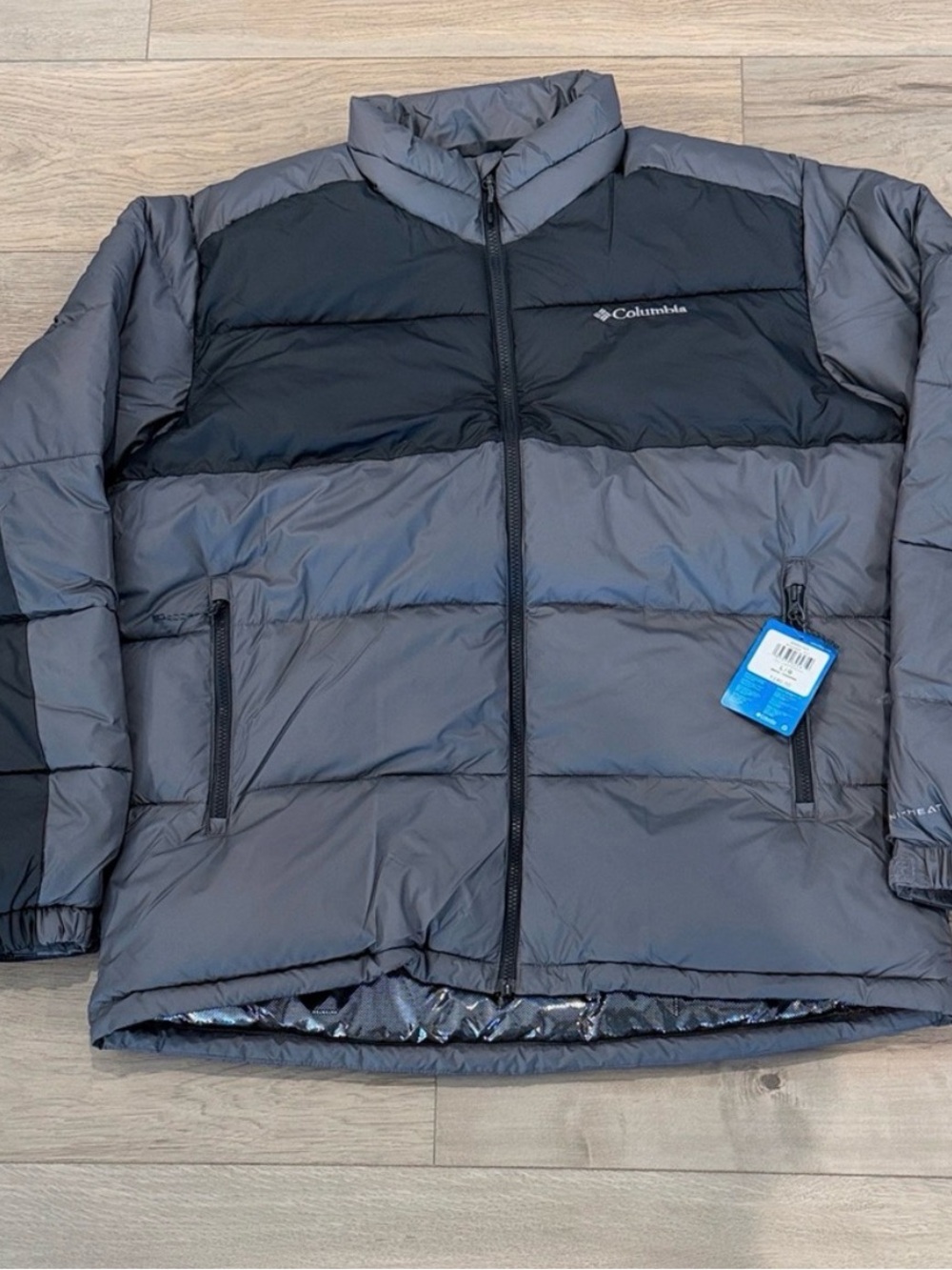 Columbia Men's Gray and Black Packable Puffer Jacket